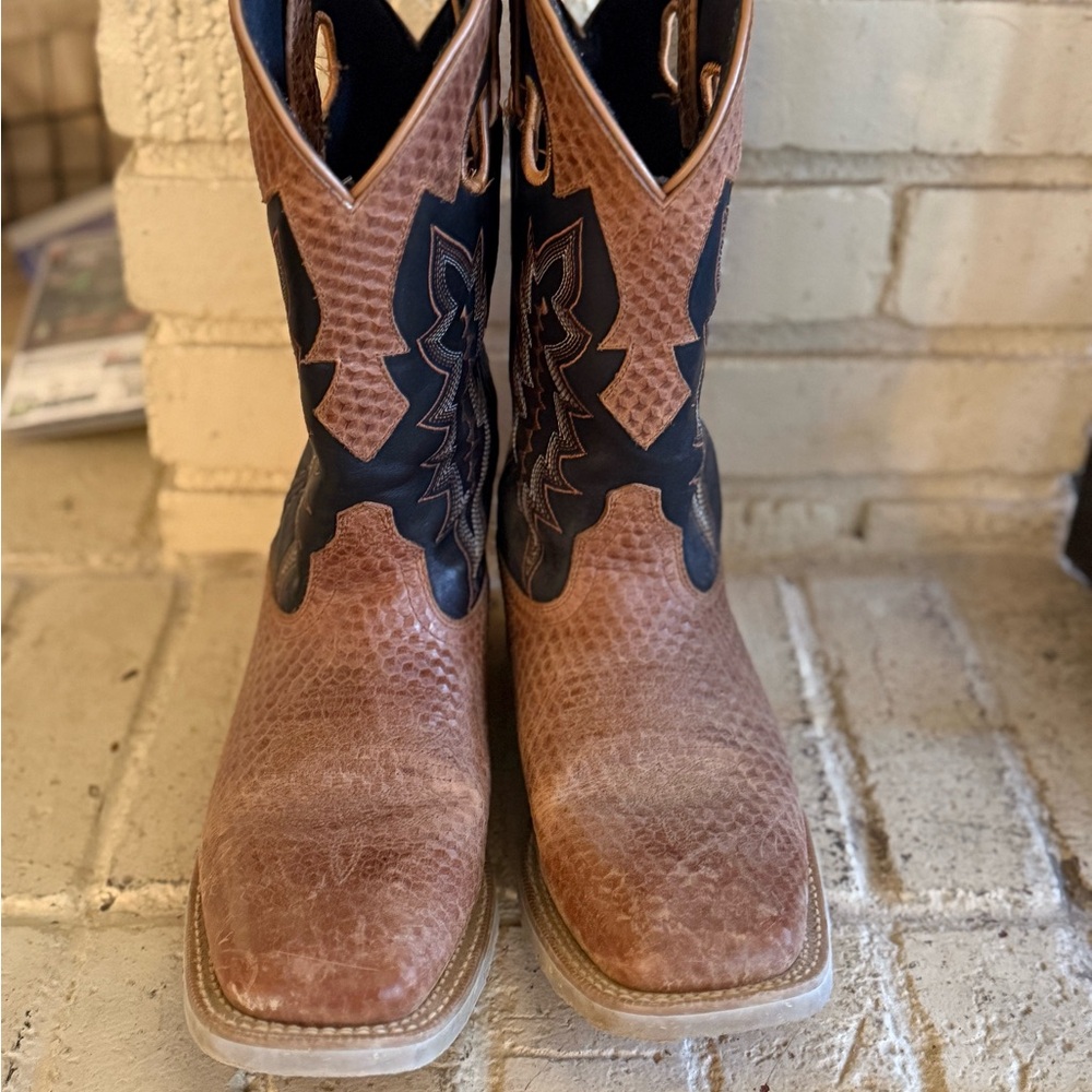 Laredo Tan and Black Western Boots